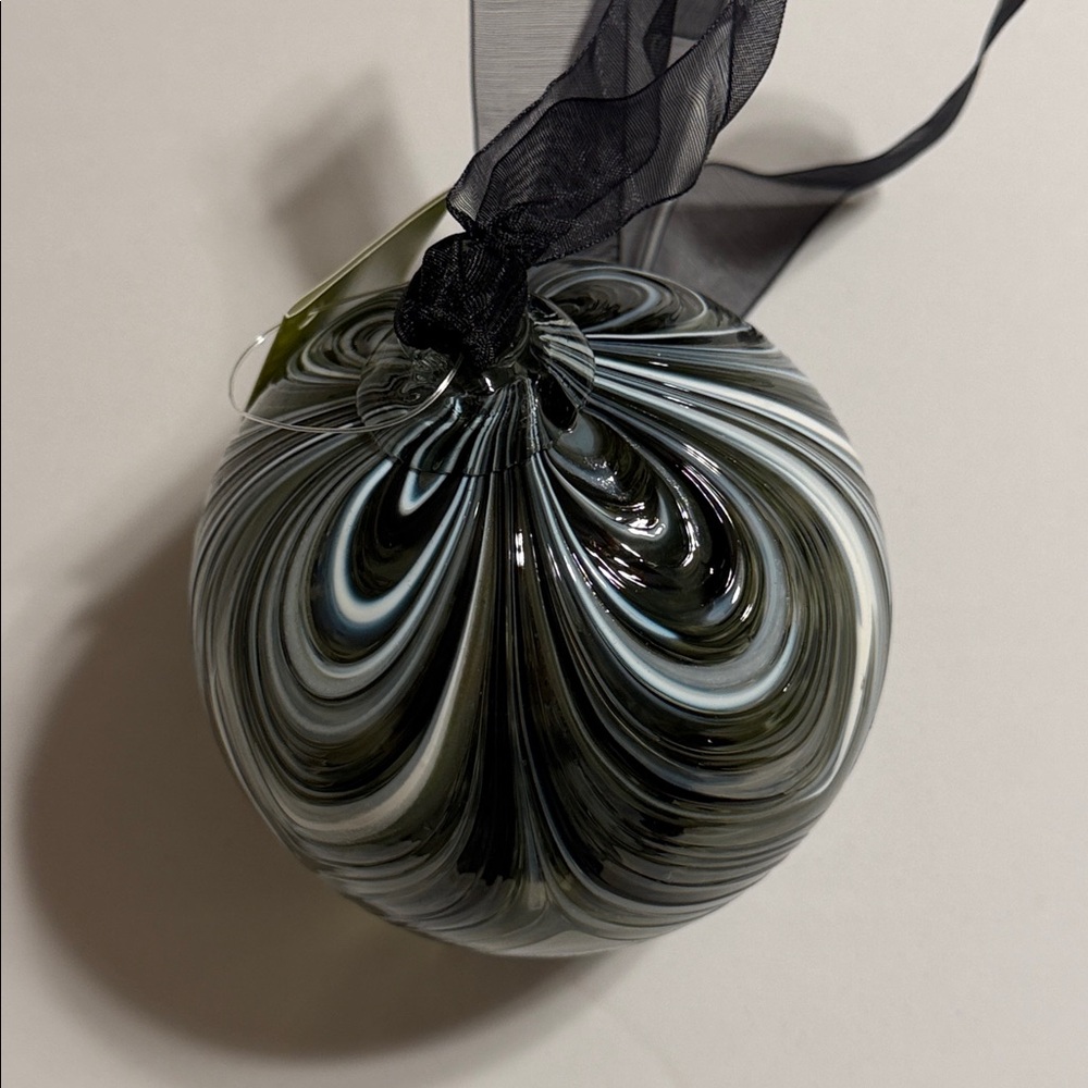 Kitras. Art Glass Feather Ball Ornament. Hand Blown. 4” diameter. Made in Canada - Picture 5 of 6